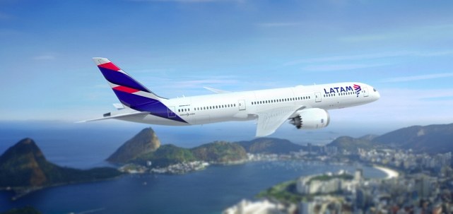 A LATAM Boeing 787 Dreamliner flying over Rio de Janeiro